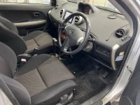 Toyota IST лот № 2549 оценка 3  с аукциона в Японии 3