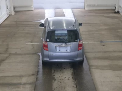 Toyota RACTIS  с аукциона в Японии