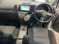 Toyota WISH лот № 2552 оценка 3.5  с аукциона в Японии 4