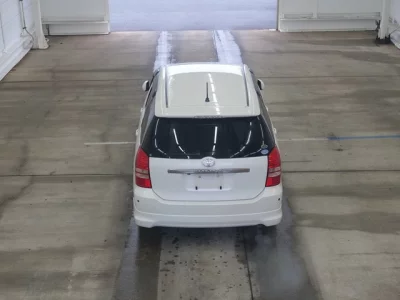 Toyota WISH  с аукциона в Японии
