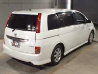 Toyota ISIS лот № 8490 оценка 3  с аукциона в Японии 4