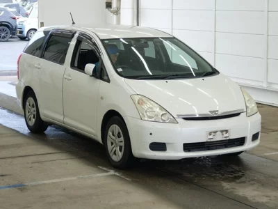 Toyota WISH  с аукциона в Японии