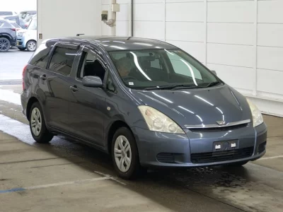 Toyota WISH  с аукциона в Японии