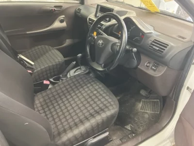 Toyota iQ