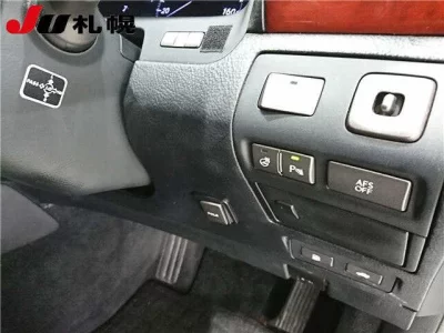 Lexus LS  с аукциона в Японии