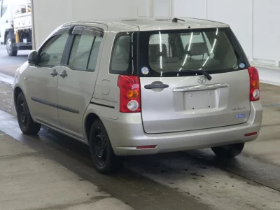 Toyota RAUM  с аукциона в Японии