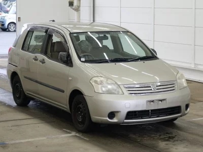 Toyota RAUM  с аукциона в Японии