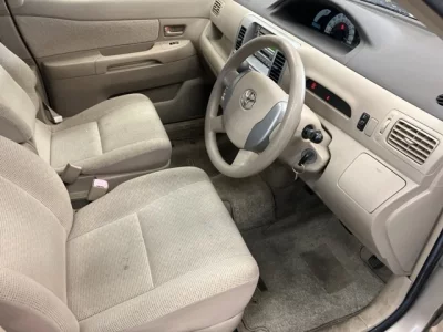 Toyota RAUM  с аукциона в Японии