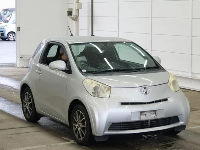 Toyota iQ