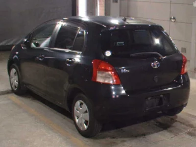 Toyota VITZ  с аукциона в Японии