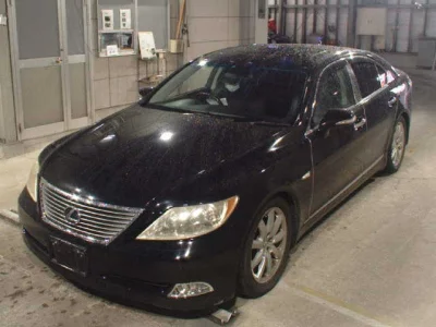 Lexus LS  с аукциона в Японии