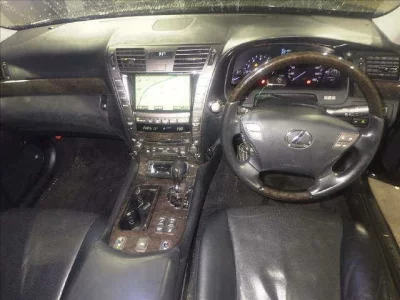Lexus LS  с аукциона в Японии
