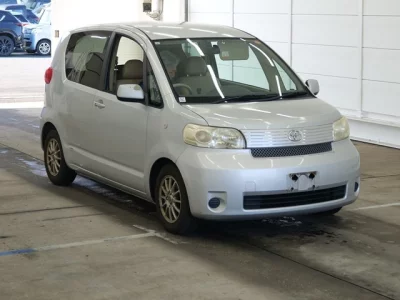Toyota PORTE  с аукциона в Японии