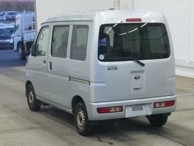 Toyota Pixis Van