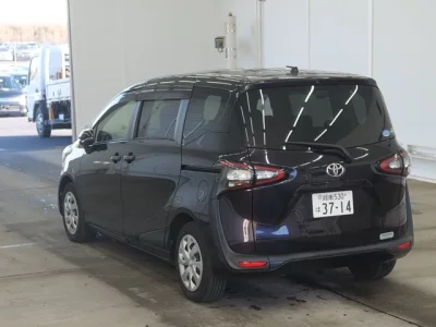 Toyota Sienta