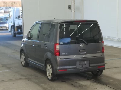 Nissan Otti