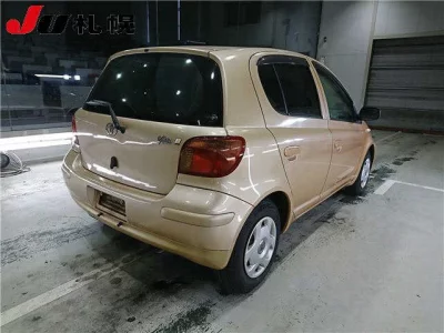 Toyota VITZ  с аукциона в Японии