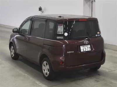 Toyota Sienta