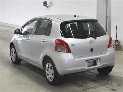 Toyota VITZ  с аукциона в Японии