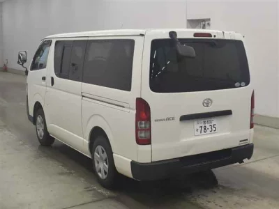 Toyota HiAce Van