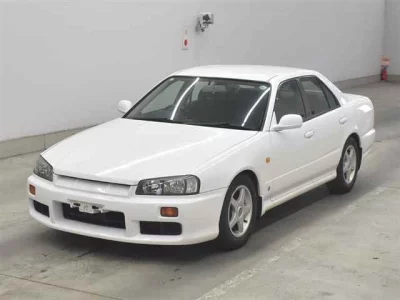 Nissan SKYLINE  с аукциона в Японии