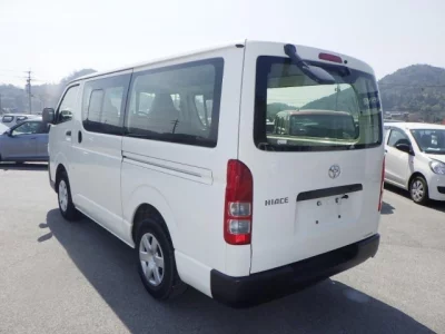 Toyota HiAce Van