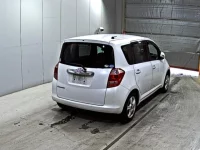 Toyota RACTIS лот № 9208 оценка 3.5  с аукциона в Японии 4