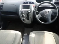 Toyota RACTIS лот № 9208 оценка 3.5  с аукциона в Японии 2