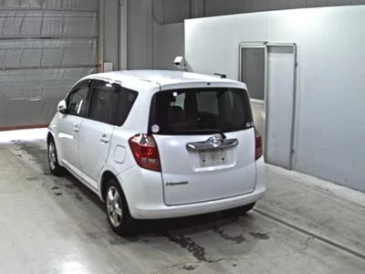 Toyota RACTIS  с аукциона в Японии