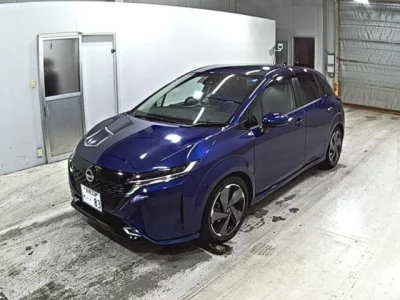 Nissan Aura