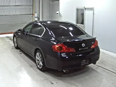 Nissan SKYLINE  с аукциона в Японии