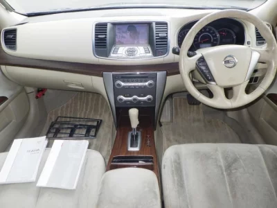 Nissan TEANA