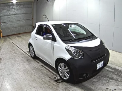 Toyota iQ