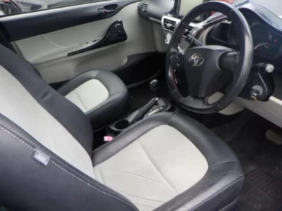 Toyota iQ