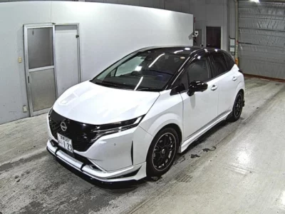 Nissan Aura
