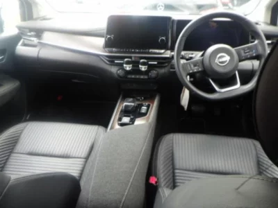 Nissan Aura