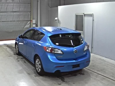 Mazda AXELA  с аукциона в Японии