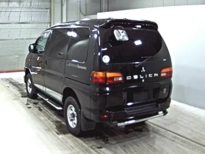 Mitsubishi DELICA  с аукциона в Японии