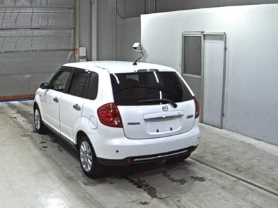Mazda Verisa