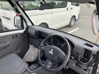 Mitsubishi Minicab Van