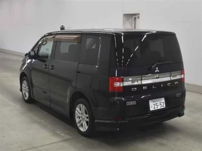 Mitsubishi Delica D:5