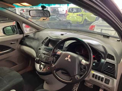 Mitsubishi Grandis
