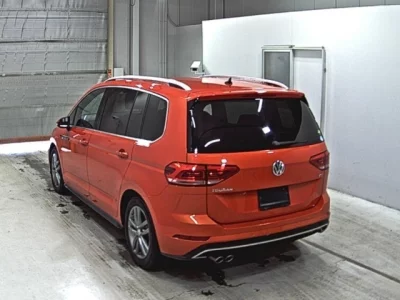 Volkswagen GOLF TOURAN  с аукциона в Японии