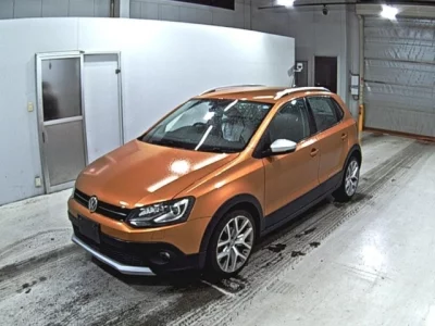 Volkswagen CROSS POLO  с аукциона в Японии