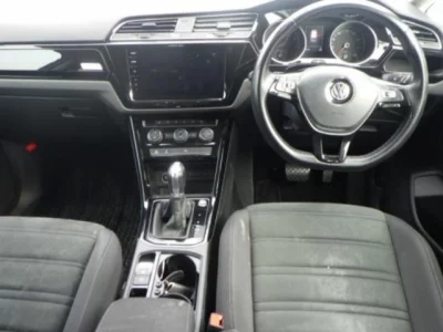 Volkswagen GOLF TOURAN  с аукциона в Японии