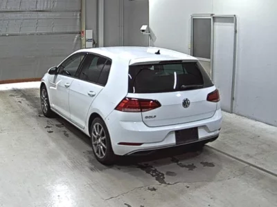 Volkswagen Golf  с аукциона в Японии