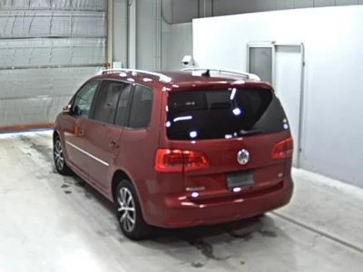 Volkswagen GOLF TOURAN  с аукциона в Японии