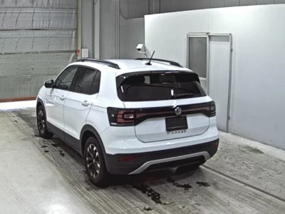 Volkswagen T-CROSS  с аукциона в Японии