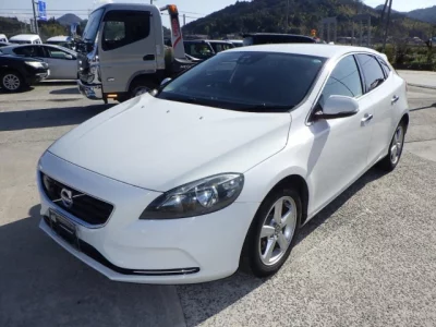 Volvo V40  с аукциона в Японии