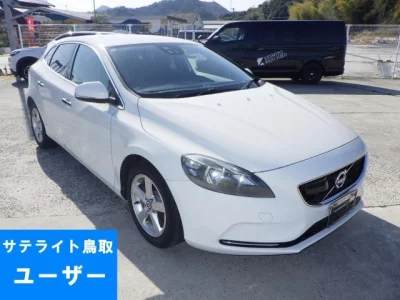 Volvo V40  с аукциона в Японии
